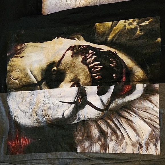 IT - XS Chapter Two Pennywise Split T-Shirt - Picture 4 of 9